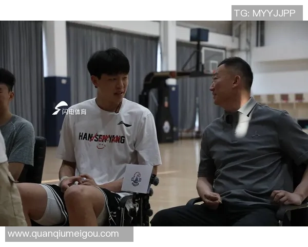 刘维伟自带剪刀为杨瀚森打造30美元理发馆的独特体验